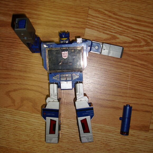 Collectable Transformers Tomy Masterpiece G1 Soundwave - Picture 1 of 2